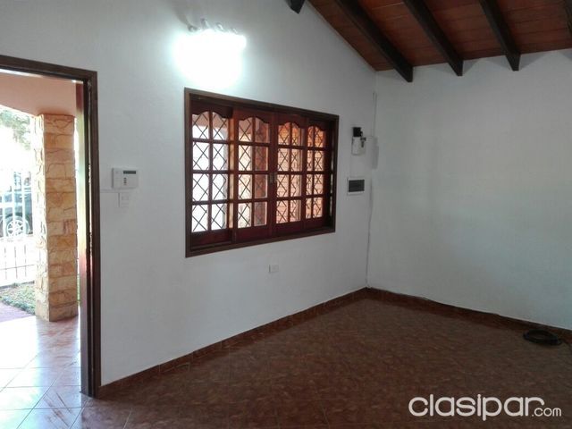 Vendo hermosa casa en Villa Elisa - Barrio Marangatu — foto 3