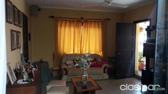 VENDO AMPLIA CASA EN BARRIO LAS MERCEDES — foto 2