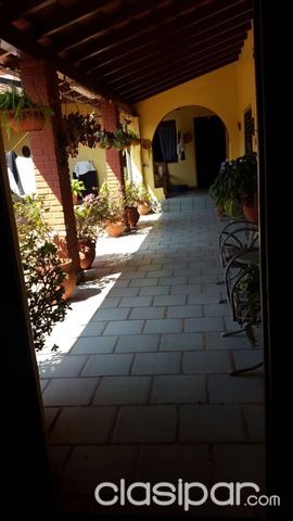 VENDO AMPLIA CASA EN BARRIO LAS MERCEDES — foto 3