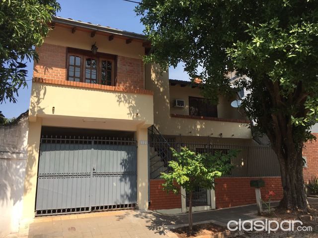 Vendo Casa En Zona Residencial (A Pasos De I.P.S Y Banco Central) — foto 2