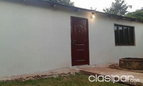 SE ALQUILA CASA CON SALON COMERCIAL EN KM 7 — foto 2