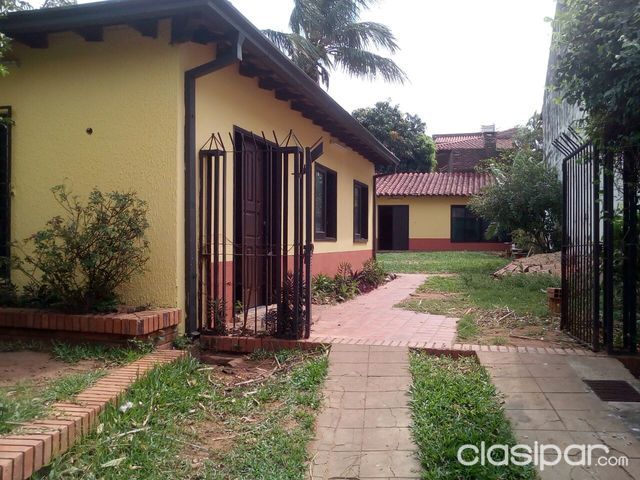 Alquilo Casa Barrio Sajonia - 2.800.00 Gs. — foto 2