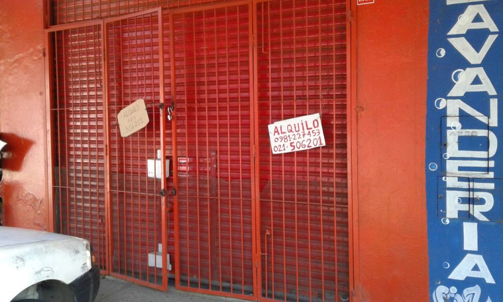Salón Comercial sobre Calle Ultima alquilo — foto 2