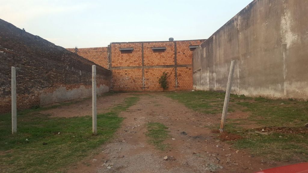 Vendo terreno zona Avda. Fdo de la Mora y Médicos del Chaco — foto 2