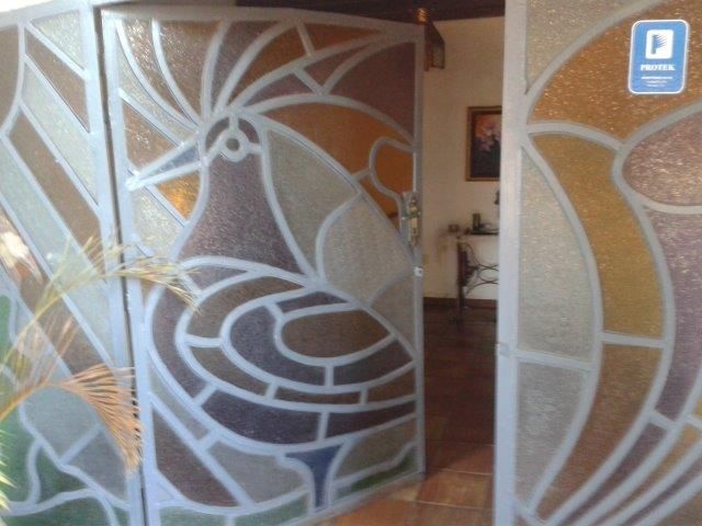 VENDO HERMOSA RESIDENCIA EN PALMA LOMA LUQUE — foto 2