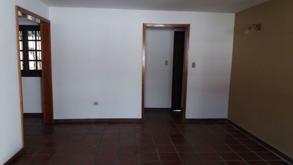 ALQUILO HERMOSA CASA — foto 2