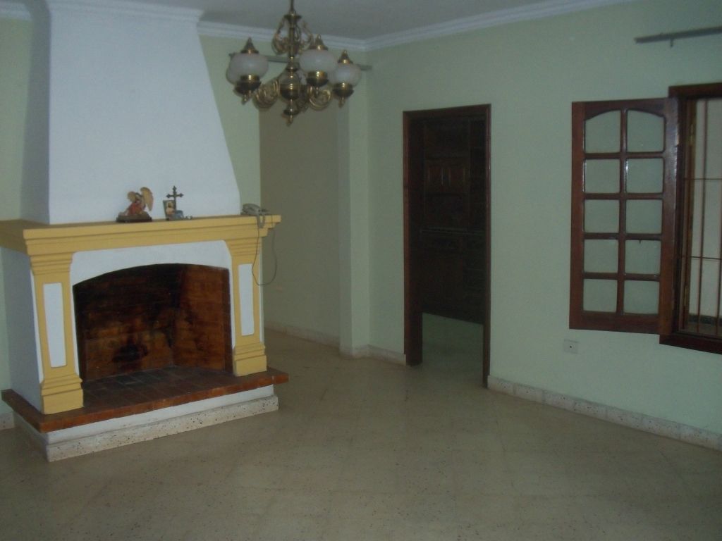 VILLA MORRA DETRÁS SHOPPING MCAL LOPEZ 2 PLANTAS 4 DORMITORIOS,ESCRITORIO — foto 2