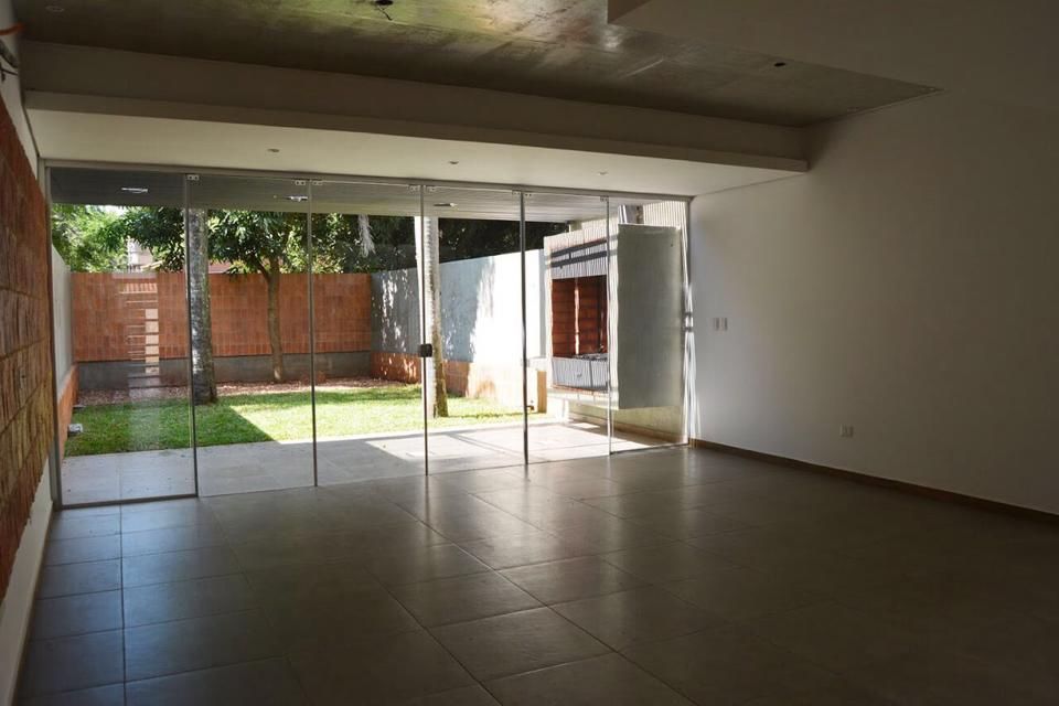 VENDO FINO DUPLEX A ESTRENAR EN LUQUE ZONA CONMEBOL HOTEL BOURBON — foto 2