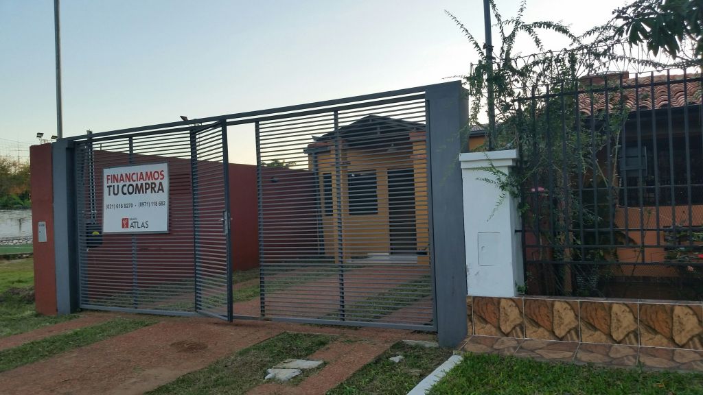DISFRUTE DE UNA CASA TIPO DUPLEX A ESTRENAR EN LUQUE!!!!! — foto 2