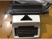 Vendo máquinas de escribir nuevas y antiguas especial para decoracion