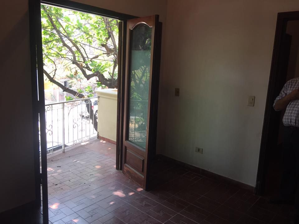 Alquilo amplio dpto en barrio las mercedes (EXCELENTE UBICACION) — foto 3