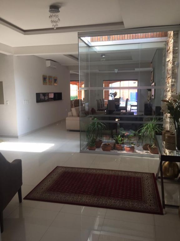 Vendo Lujosa residencia en barrio Jara — foto 2