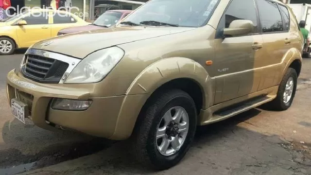 Ssangyong Rexton 2003 - foto 2