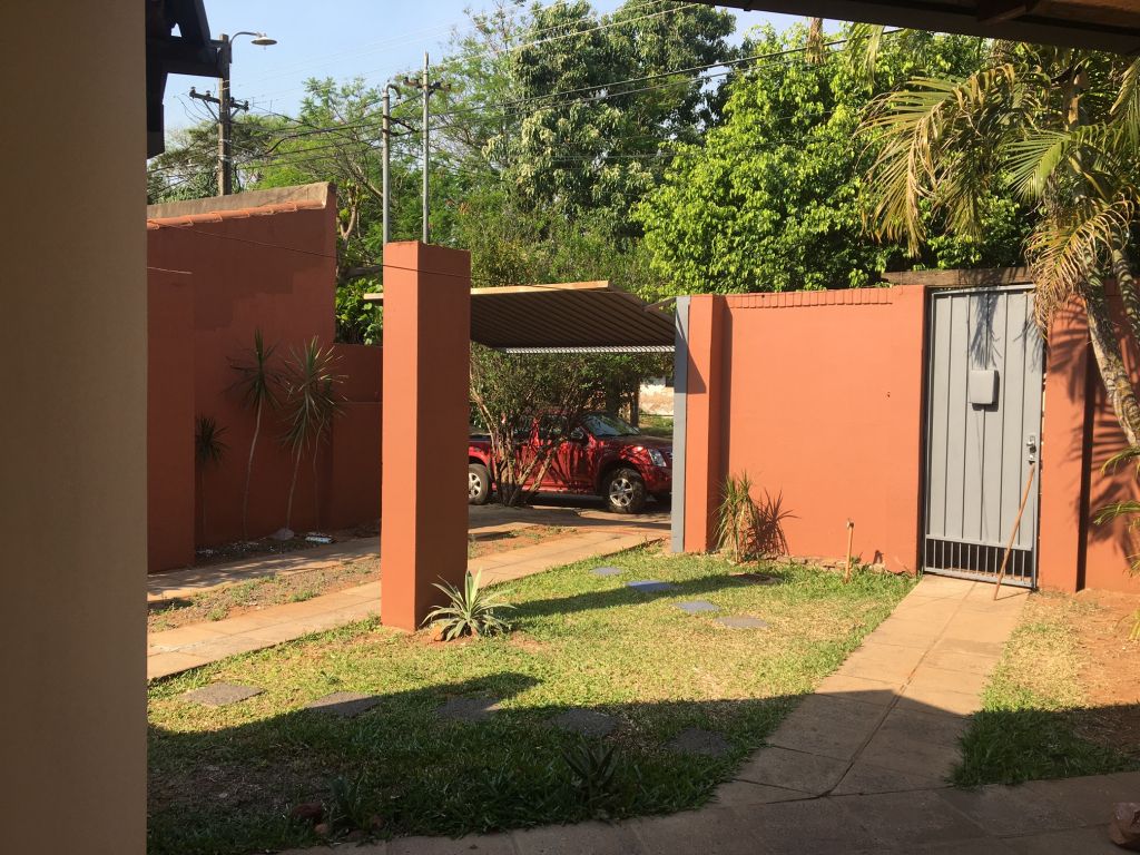 VENDO CASA CON PISCINA EN LAMBARE — foto 3