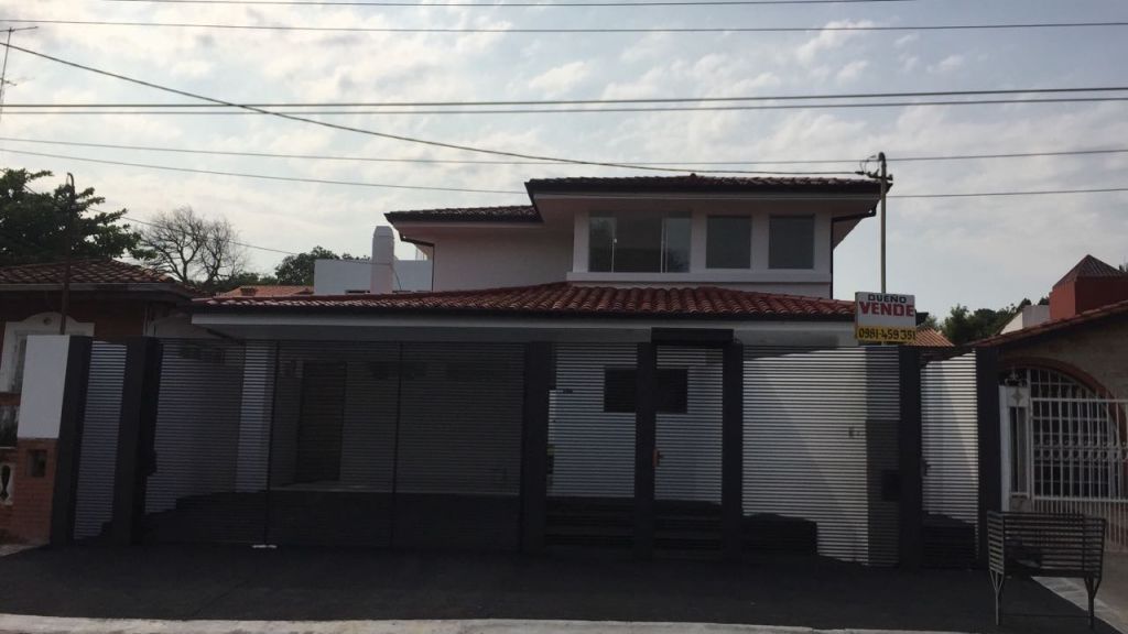 Hermosa residencia a 1 cuadra de la Avda. Perón y a metros de la Costanera — foto 2
