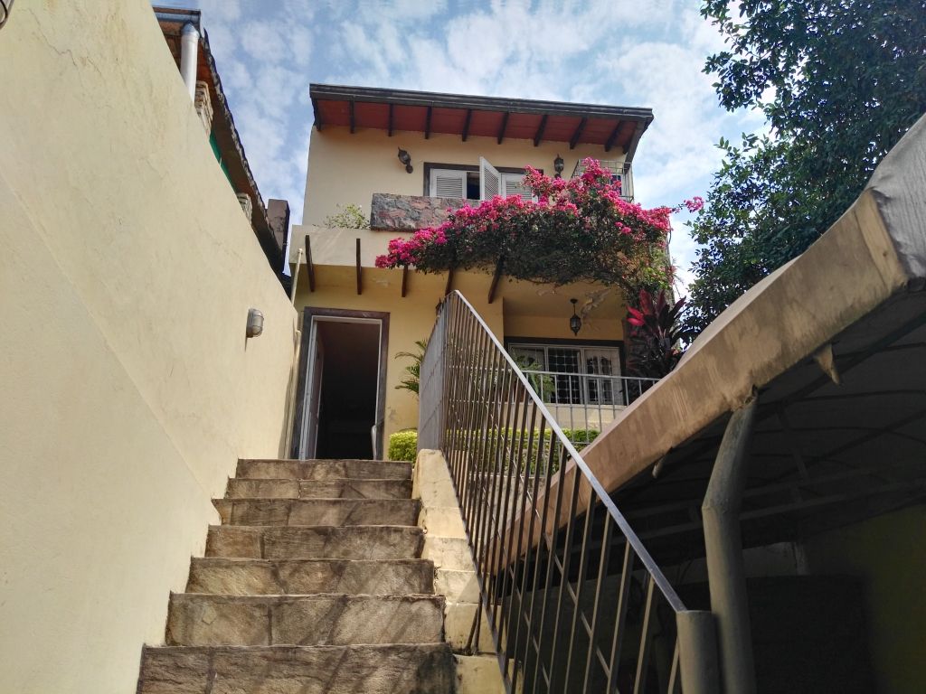 CASA EN SAJONIA A 2 CUADRAS DEL PALACIO — foto 2