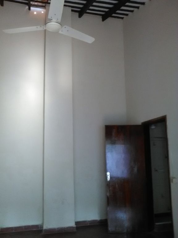 Alquilo amplio departamento con patio interior zona San vicente — foto 3