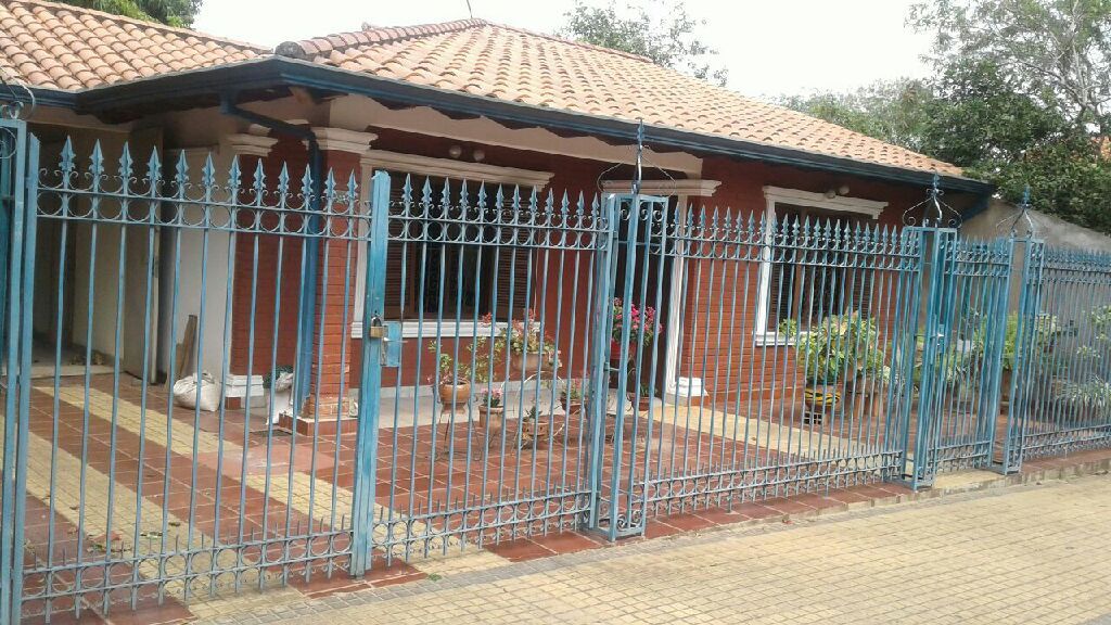 Hermoso Casa 1 cuadra de Sacramento Oferta! — foto 2