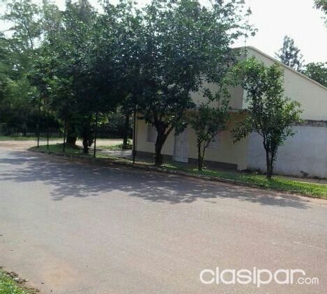 Alquilo amplia casa con excelente ubicación en San Juan Nepomuceno. — foto 2