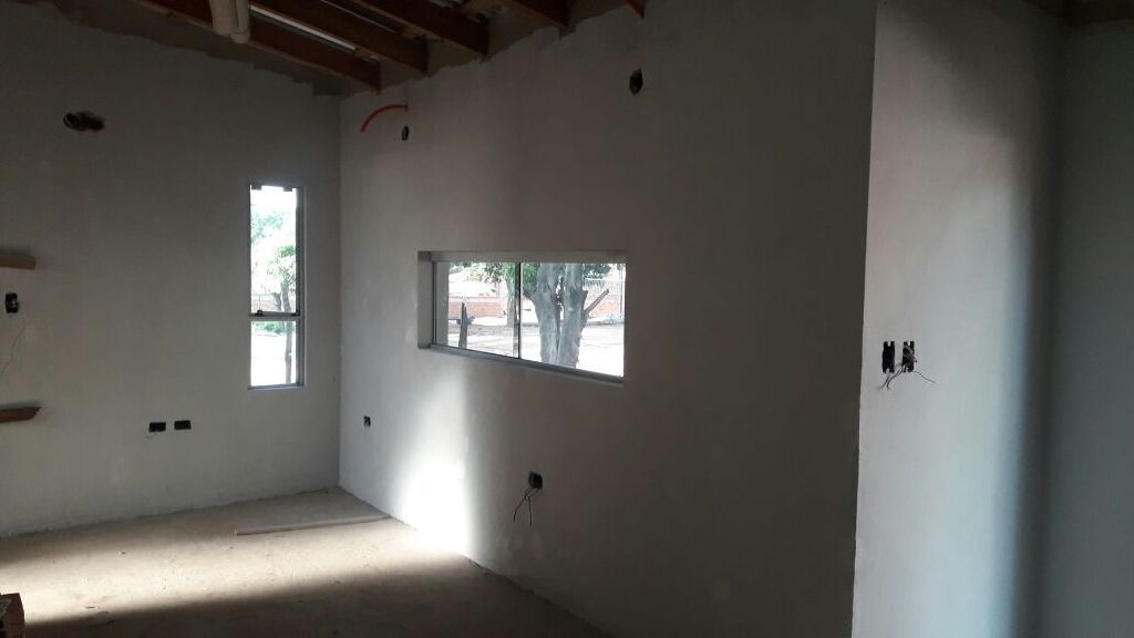 Vendo casa proxima a estrena en luque — foto 2