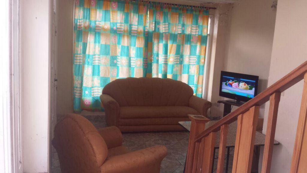 Particular vende 2 Casas en un terreno en Barrio Kennedy - Lambarè — foto 3