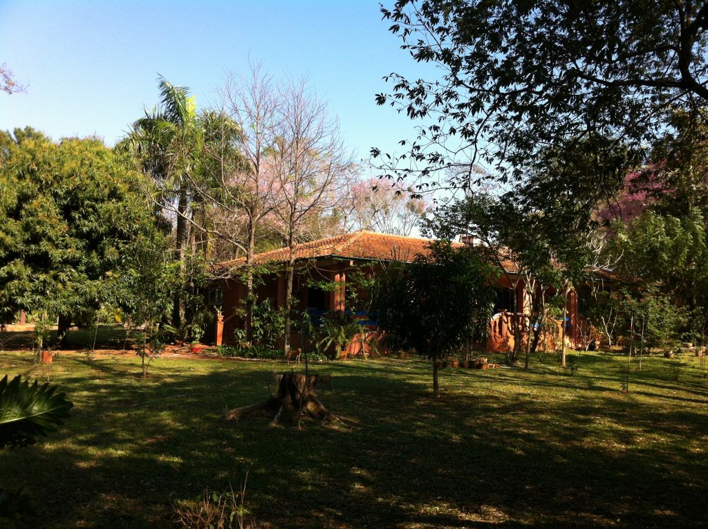VENDO CASA QUINTA EN AREGUA sobre ruta asfaltada — foto 2