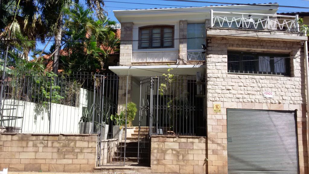 VENTA DE RESIDENCIA EN EL BARRIO LAS MERCEDES DE ASUNCION — foto 2