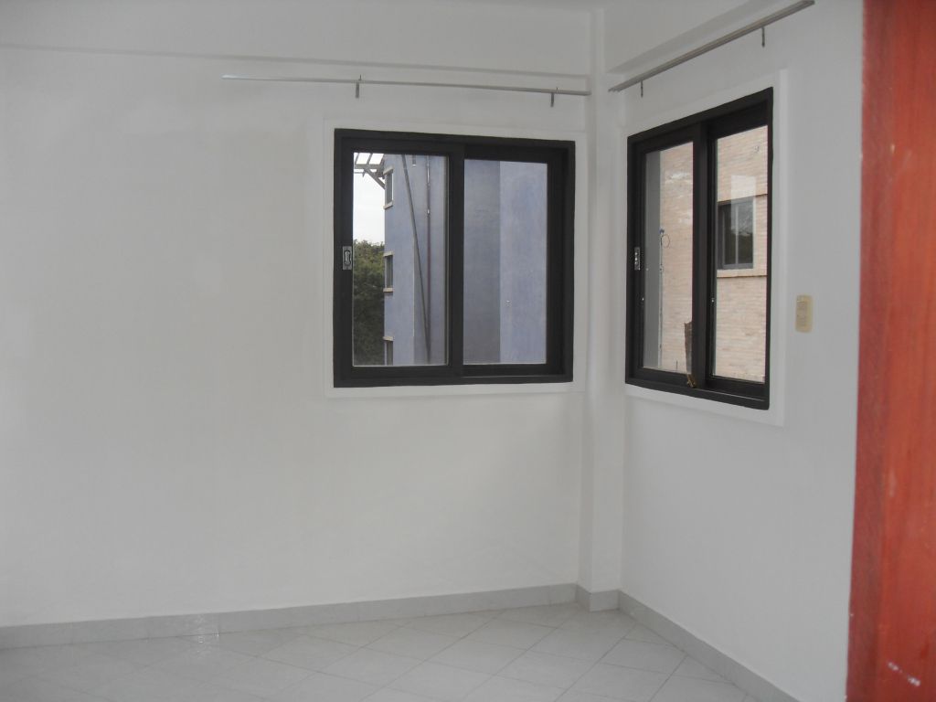 Hermoso Dpto. en Barrio cerrado, zona del Yacht! — foto 3