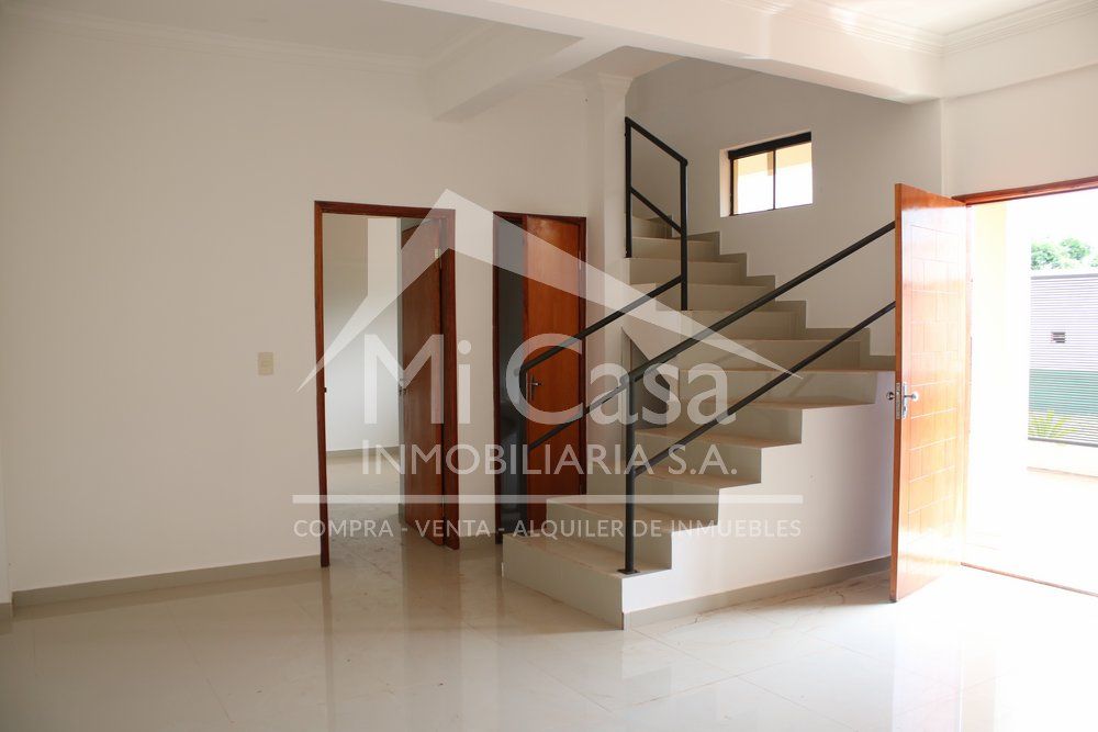 VENDO DÚPLEX A ESTRENAR EN KM 8 ½ LADO MONDAY — foto 2