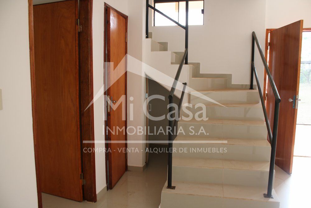 VENDO DÚPLEX A ESTRENAR EN KM 8 ½ LADO MONDAY — foto 3