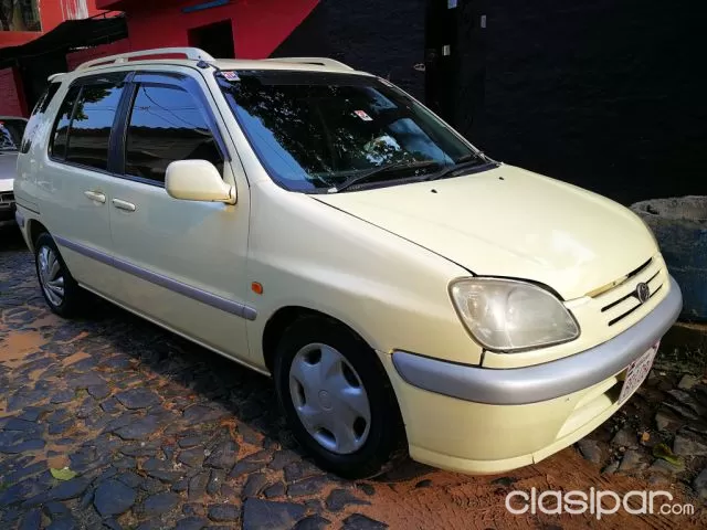 Toyota Raum 1999 - foto 2