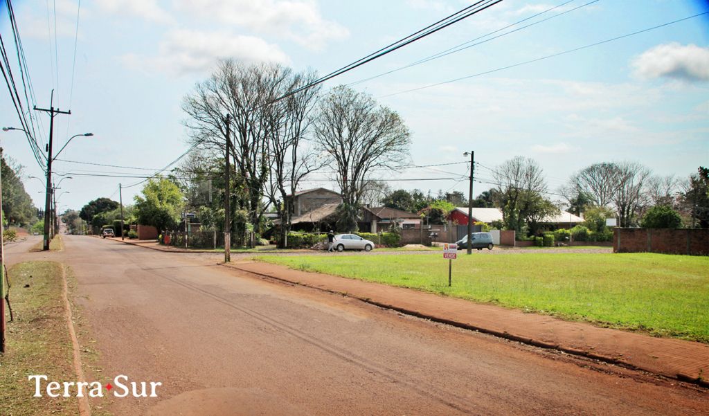 MAGNÍFICO TERRENO EN EL CENTRO DE BELLA VISTA — foto 3