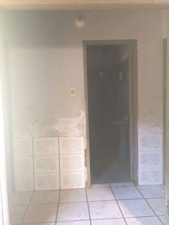 VENDO CASA CON 2 DORMITORIOS FRENTE AL COMPLEJO VARGAS — foto 3