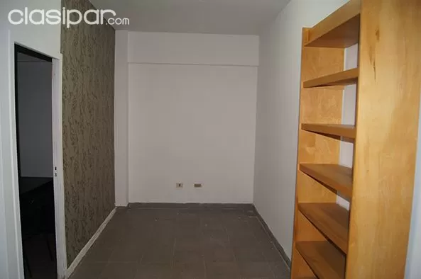 ALQUILER DE OFICINA EN EL MICROCENTRO DE CIUDAD DEL ESTE — foto 2