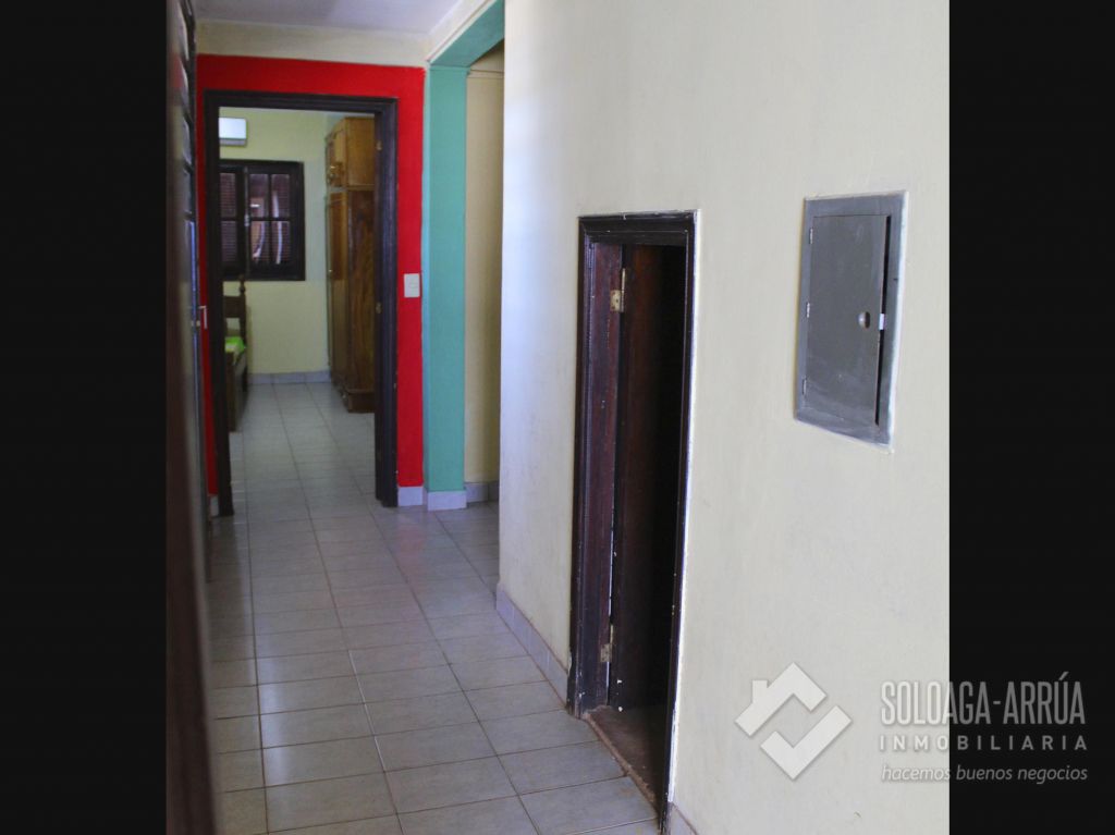 AMPLIO DEPARTAMENTO AMOBLADO EN EL MICROCENTRO DE LA CIUDAD. — foto 3