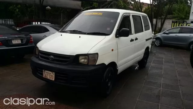 Toyota Noah 2002 - foto 2
