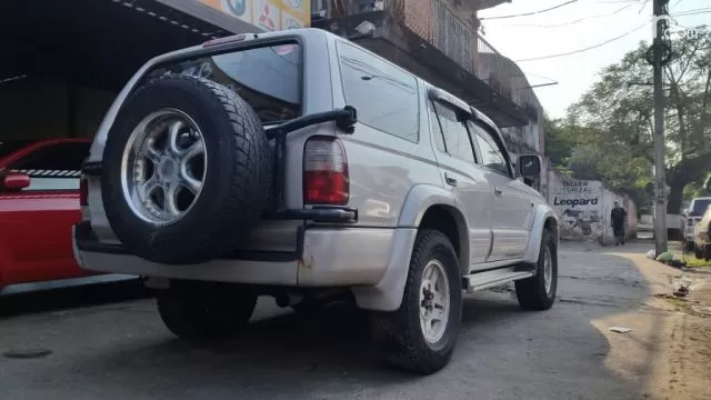 Toyota Hilux Surf 1997 — foto 3