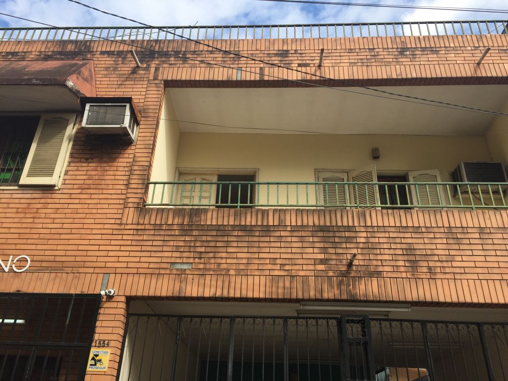 VENDO CASA EN EXCELENTE UBICACIÓN — foto 2