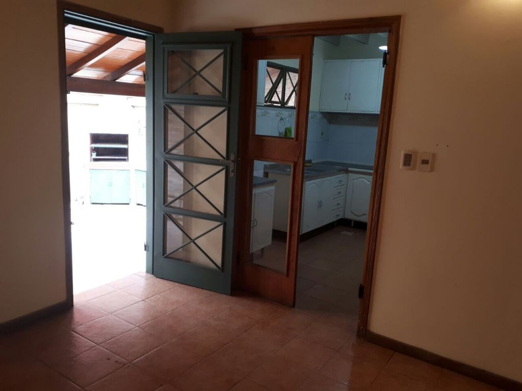 Vendo Dúplex Barrio Solares de Lambaré. zona — foto 3