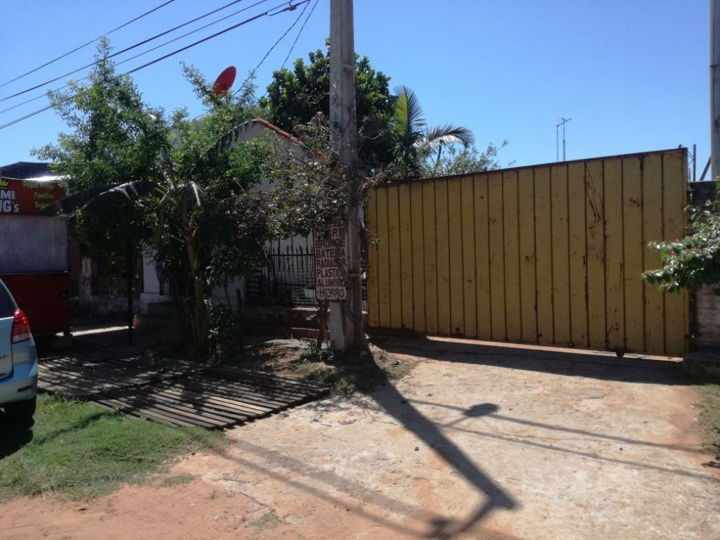 CASA CON AMPLIO TERRENO SOBRE RUTA — foto 2