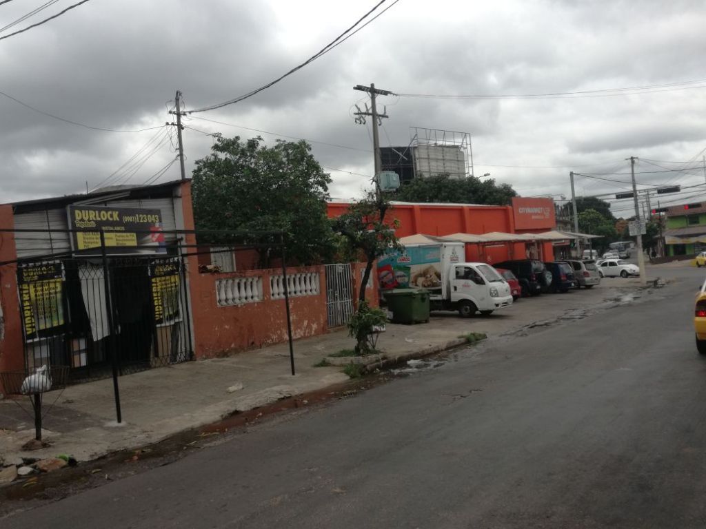 CASA EN EXCELENTE UBICACION EN VISTA ALEGRE — foto 2