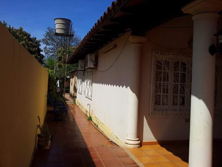 Vendo casa titulada en barrio obrero. Excelente ubicación — foto 3