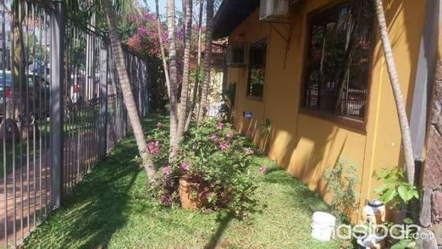 Vendo hermosa casa zona Madame Lynch — foto 2