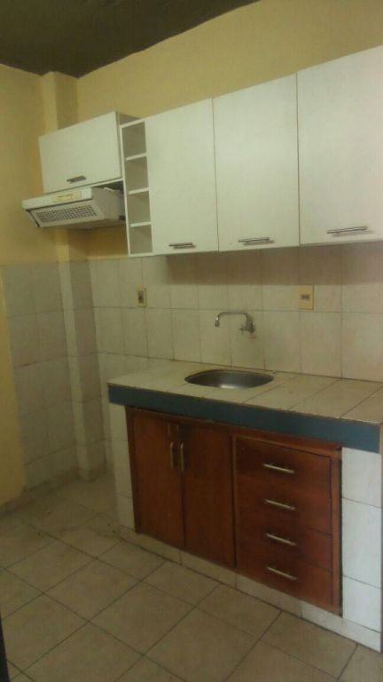 ALQUILO DEPARTAMENTO EN LUQUE (CENTRO). 2 DORMITORIOS — foto 3