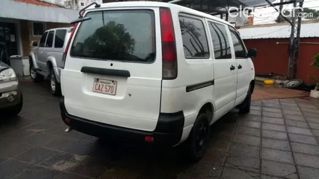 Toyota Noah 2002 - foto 3
