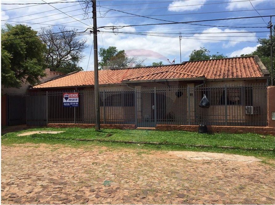 VENDO CASA EN LUQUE A CUADRAS DE LA AVENIDA PRINCIPAL!! — foto 2