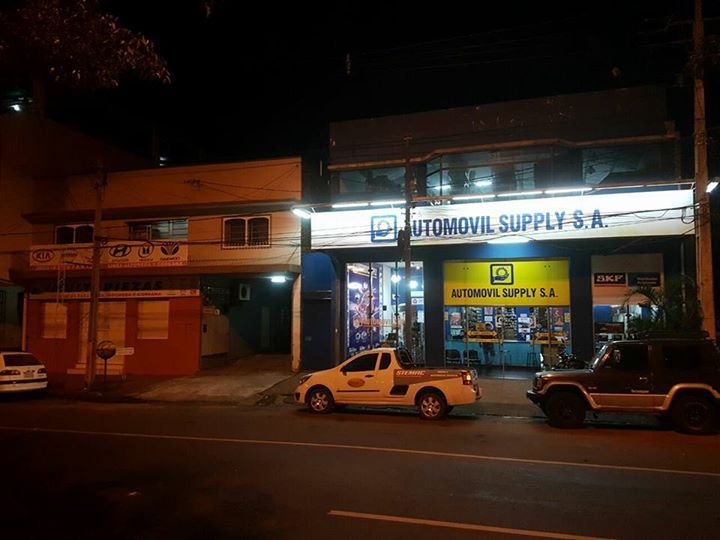 ALQUILO LOCAL COMERCIAL EN ENCARNACION. — foto 2