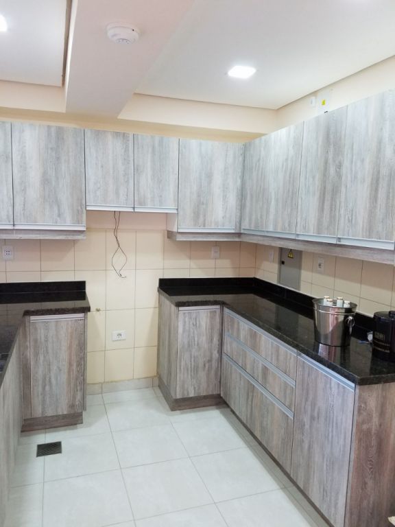 VENDO coqueto Dpto. Centrico, Edif. Fortaleza 8vo. Piso, 100 m2. con area comun, piscinas, garage — foto 2