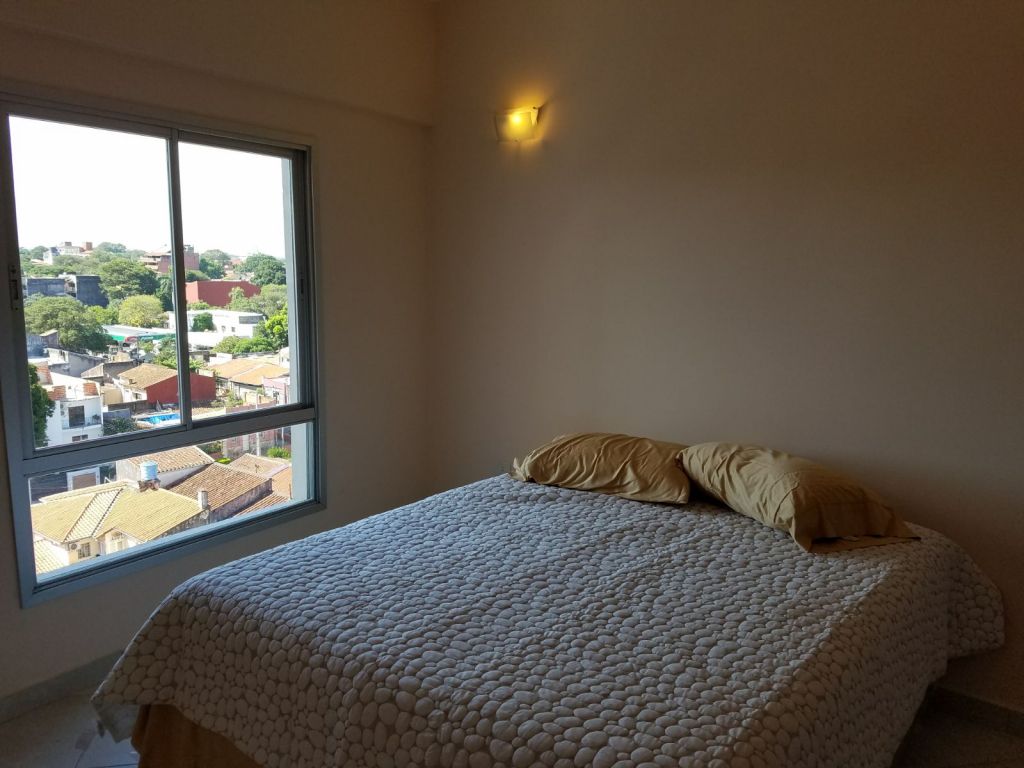 VENDO coqueto Dpto. Centrico, Edif. Fortaleza 8vo. Piso, 100 m2. con area comun, piscinas, garage — foto 3