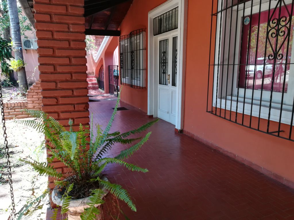 ESPECTACULAR PROPIEDAD A 3 CUADRAS DEL PALACIO DE JUSTICIA. ESPECIAL PARA INVERSIONISTAS — foto 2